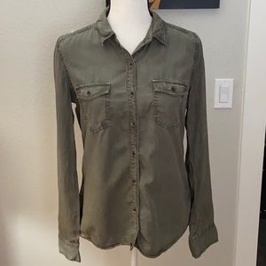Halogen green tencel button down shirt LIKE NEW